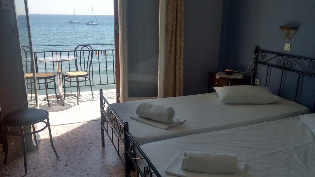 Oasis Hotel Theodoros & Litsa Galaris Agia Marina  외부 사진