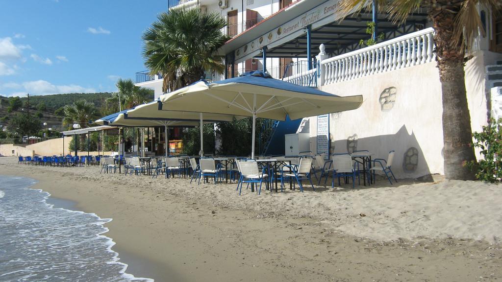 Oasis Hotel Theodoros & Litsa Galaris Agia Marina  외부 사진
