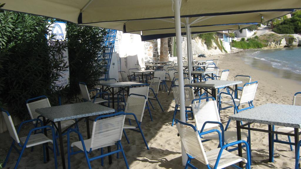 Oasis Hotel Theodoros & Litsa Galaris Agia Marina  외부 사진