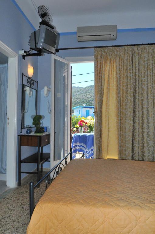 Oasis Hotel Theodoros & Litsa Galaris Agia Marina  객실 사진