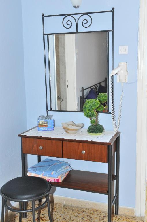Oasis Hotel Theodoros & Litsa Galaris Agia Marina  외부 사진